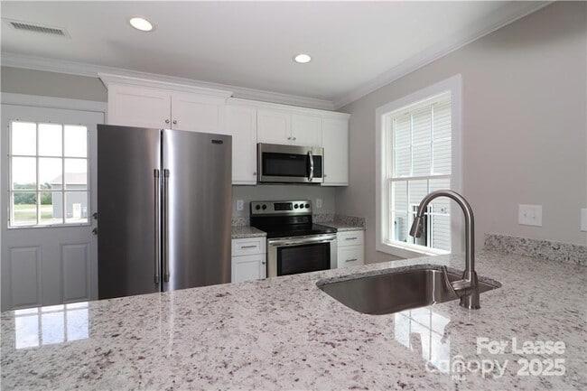 Building Photo - 3973 Newhall Dr NW