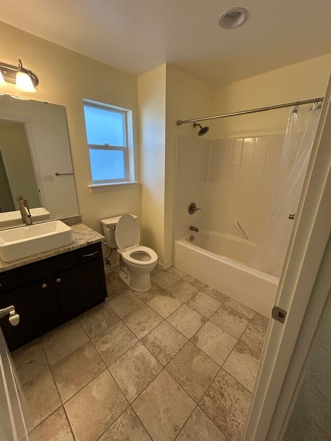 Building Photo - Beautiful Three Bedroom House for Rent in ...