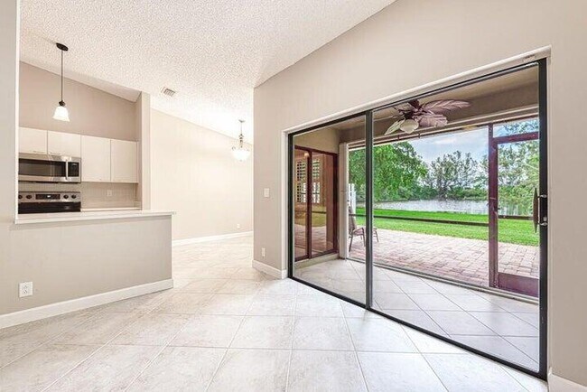 Building Photo - 5645 American Cir