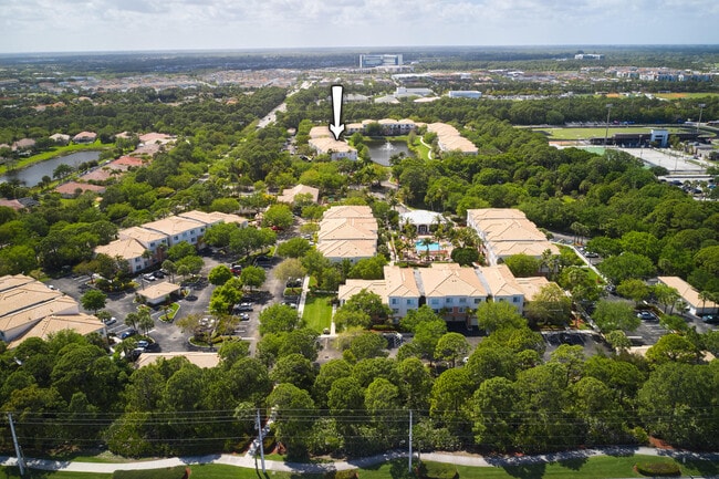 Building Photo - 9112 Myrtlewood Cir W