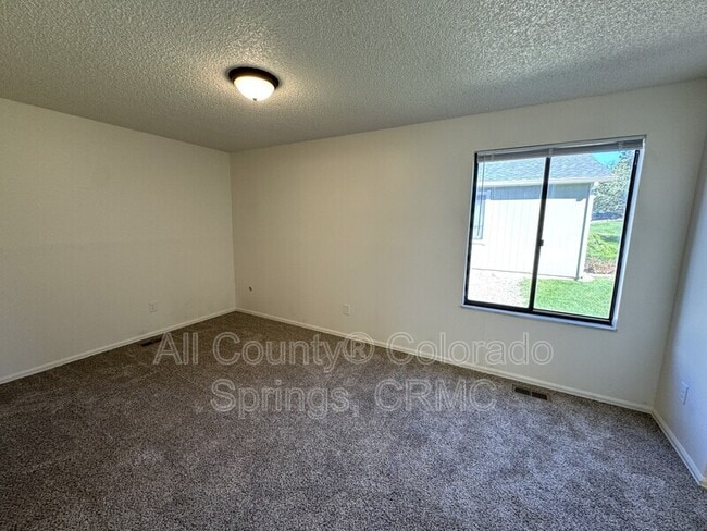 Building Photo - 2713 Hearthwood Ln