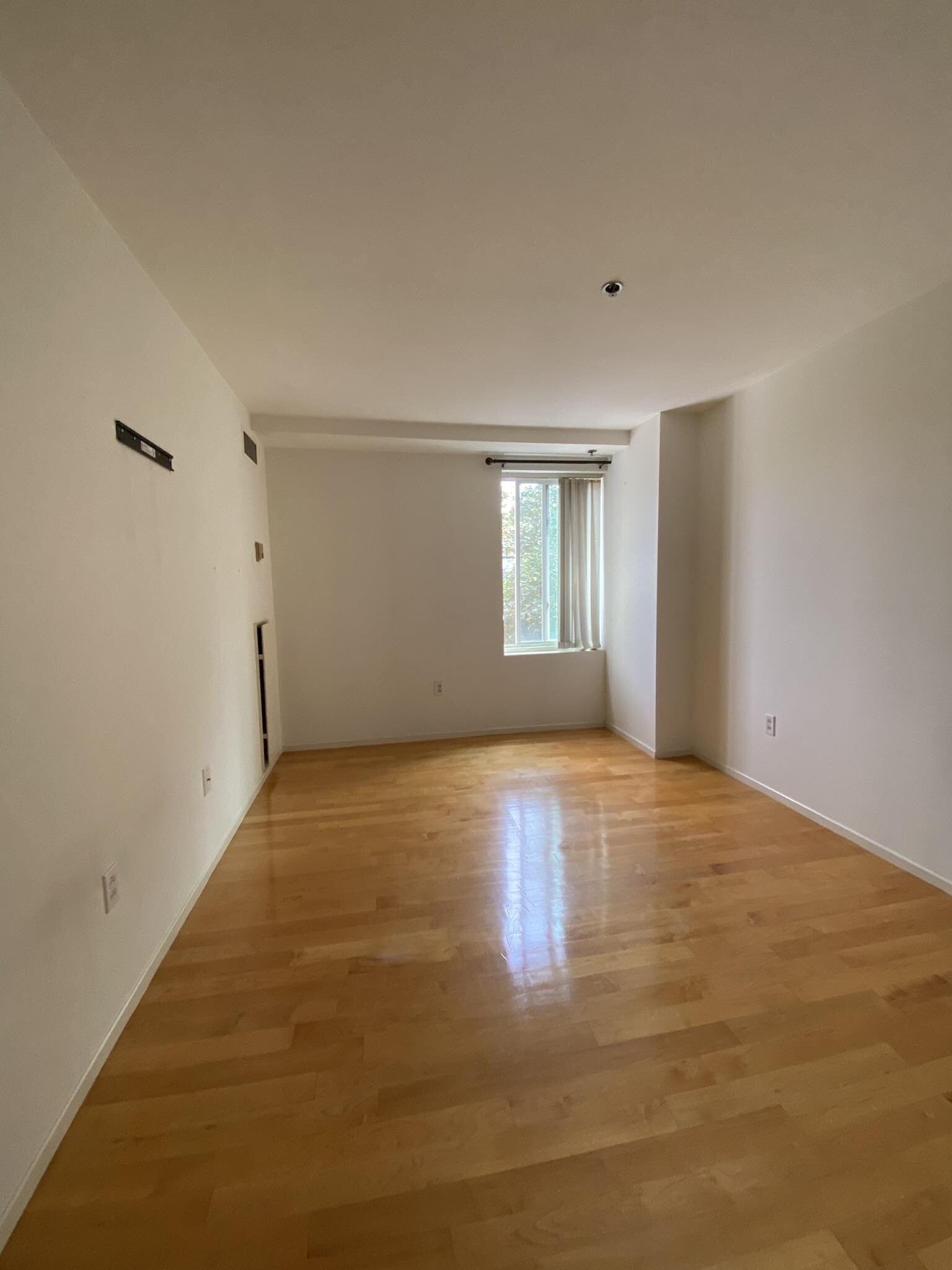 Building Photo - 931 Massachusetts Ave