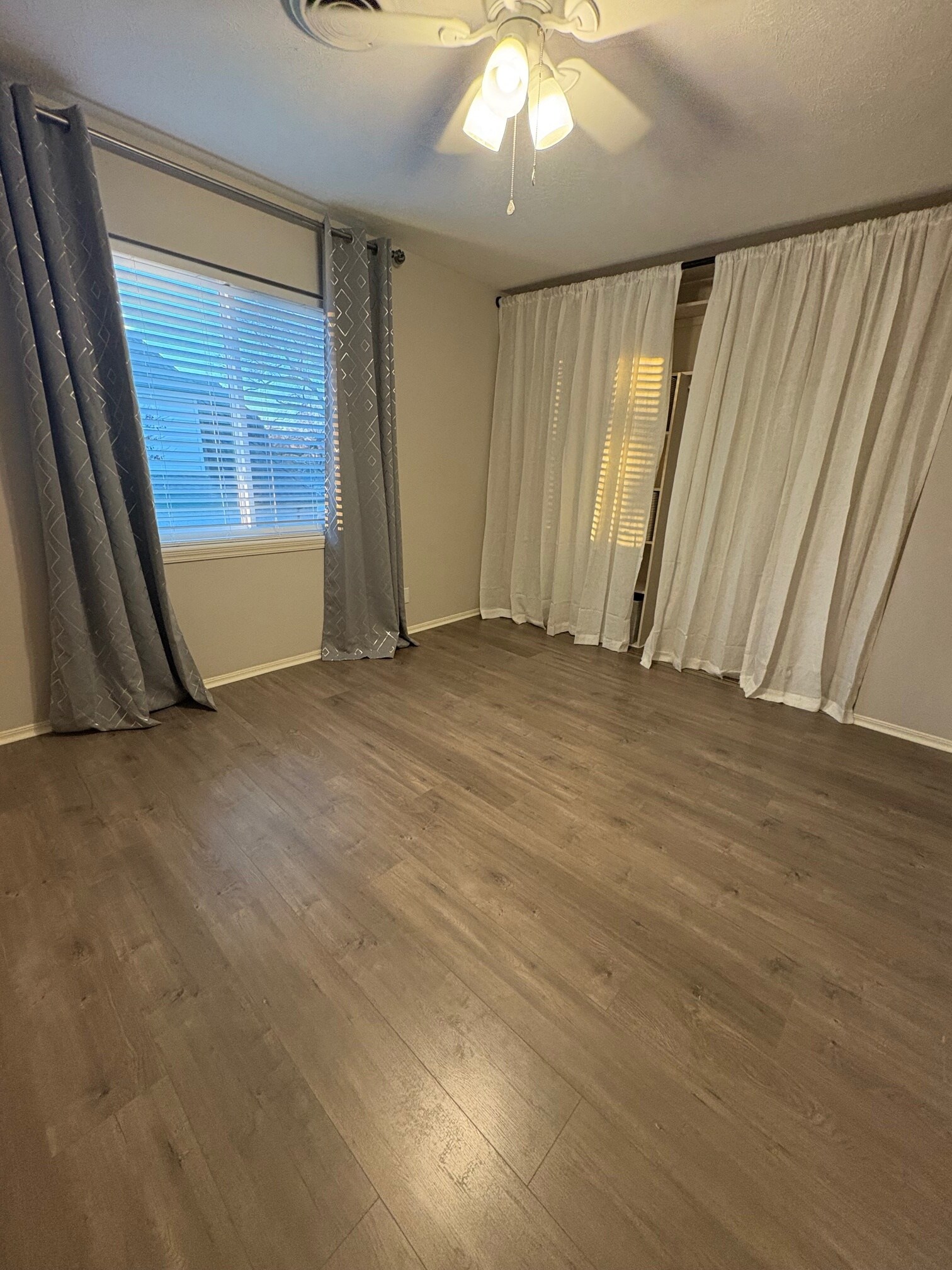 Building Photo - 2515 S Florence Pl