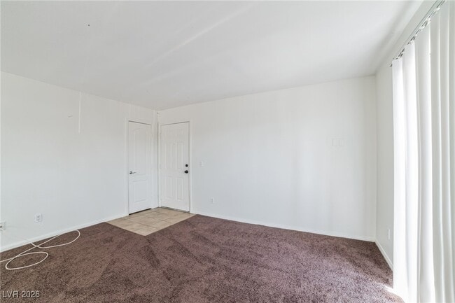 Building Photo - 7200 W Pirates Cove Rd