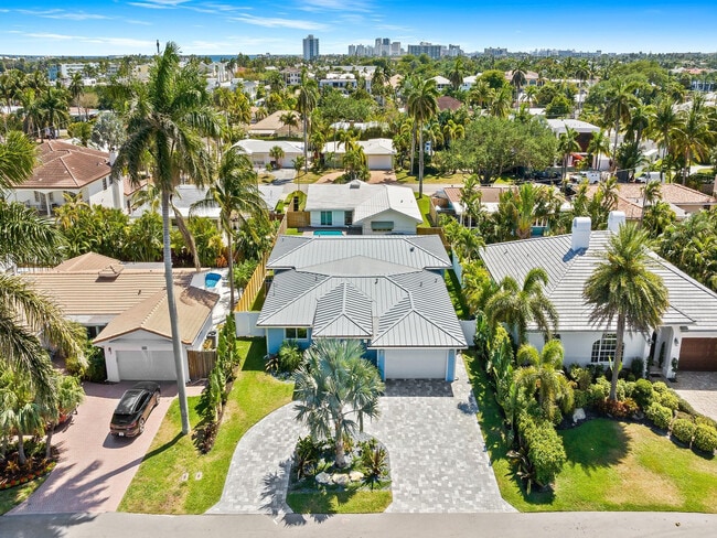 Building Photo - 2754 NE 31st Ct