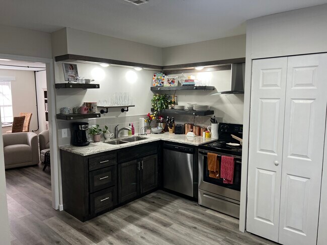 Building Photo - 1220 Apple Glen St