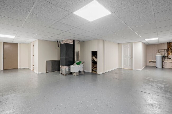 Building Photo - Beautifully Renovated Townhome in The Ridings at Brookside – Macungie