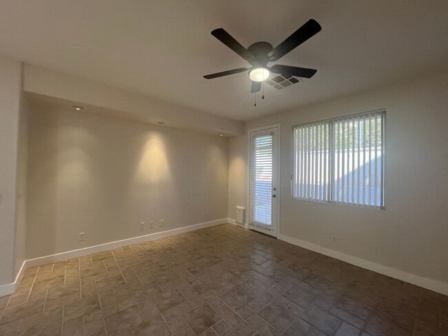Building Photo - single story, 3 bed, 2 bath, 2 car garage in gated community in Summerlin