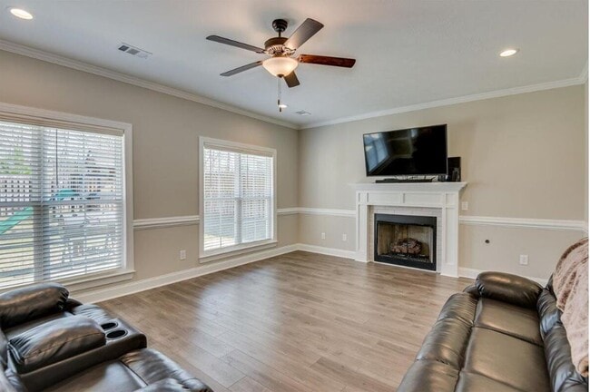 Building Photo - 3651 Kearsley St