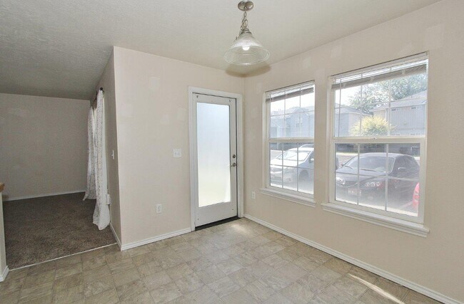 Building Photo - 11840 Cloverbrook Ln