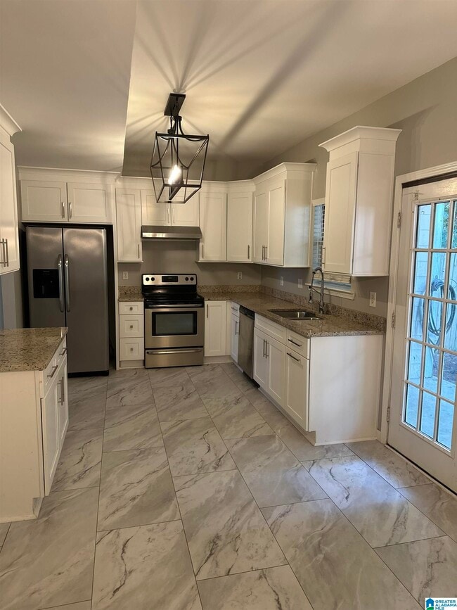 Building Photo - 407 Cambrian Ridge Dr