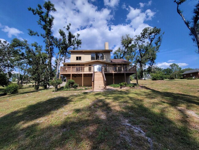 Building Photo - Cypress Lake S/D home in Lake Park