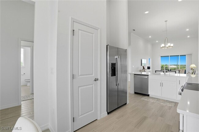 Building Photo - 11861 Venetian Lagoon Dr