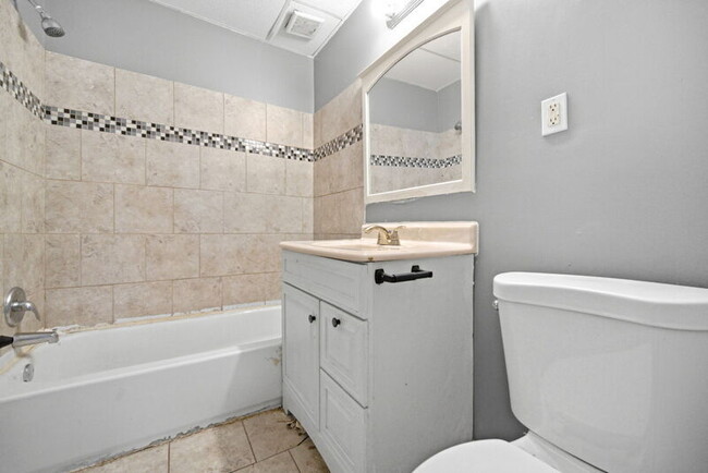 Building Photo - 3691 E 116th St