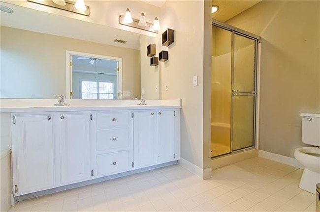 Building Photo - 3503 Pine Grove Dr
