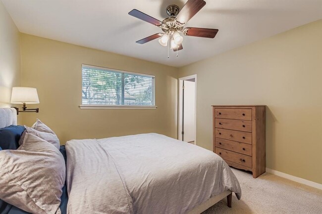 Building Photo - 1215 Speer Ln