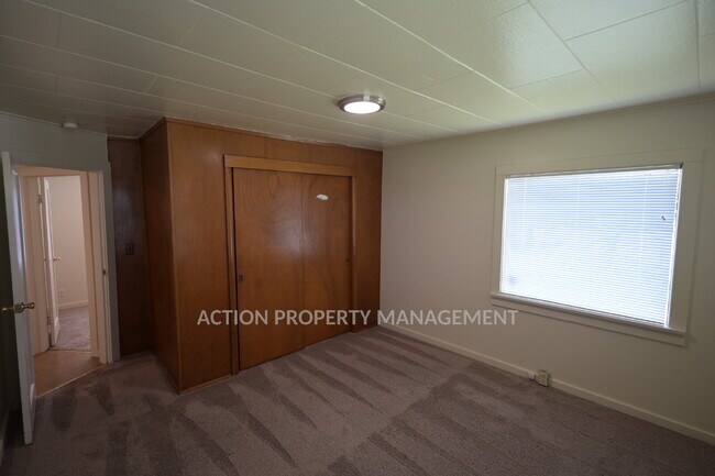 Building Photo - 3 bed 1 bath home in Port Angeles