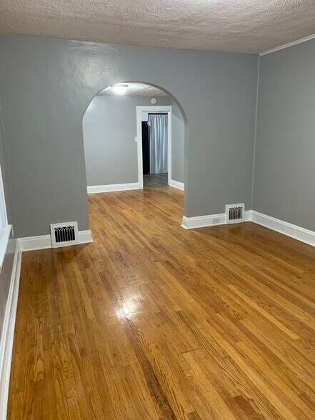 Building Photo - 100 Arnett Ave