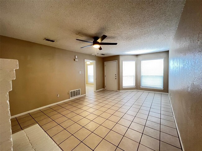 Building Photo - 13355 Water Oak Ln