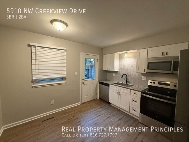 Building Photo - 5910 NW Creekview Drive-