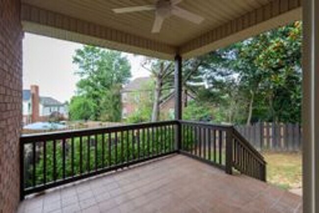 Building Photo - Beautiful Brentwood Home with Inground Pool on Quiet Cul-de-Sac