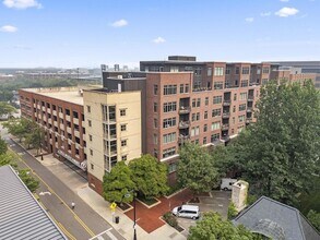 Building Photo - 251 Daniel Burnham Square