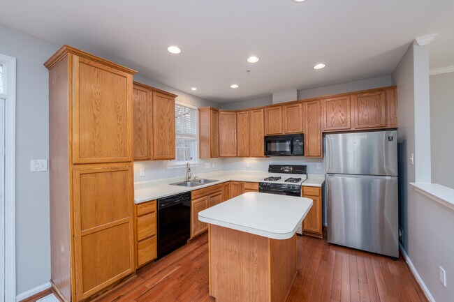 Building Photo - 20821 Shamrock Glen Cir