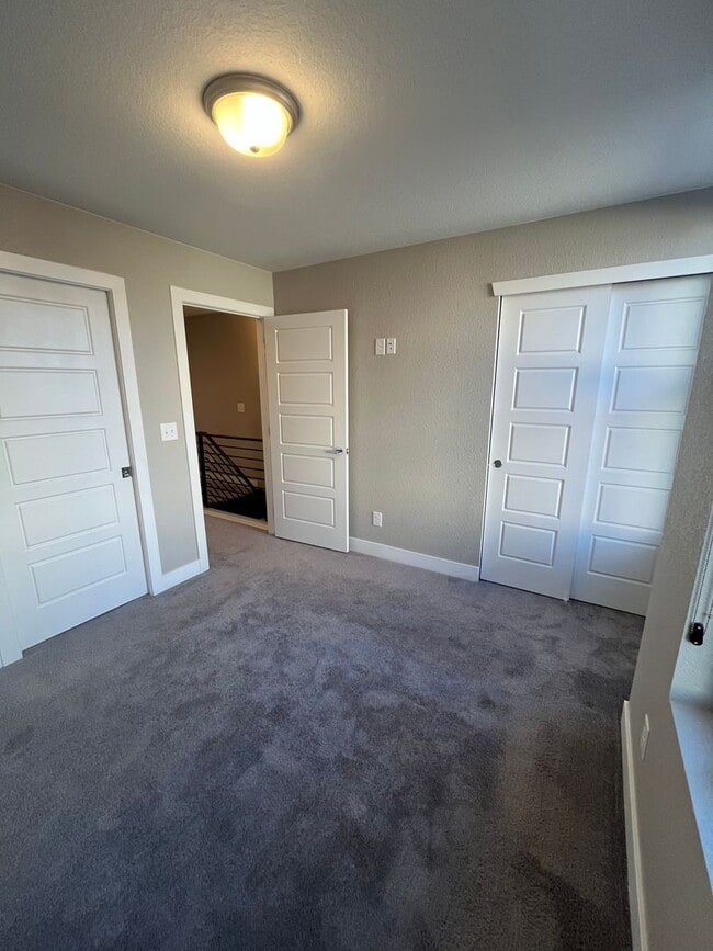 Building Photo - 2858 Hazel Ct