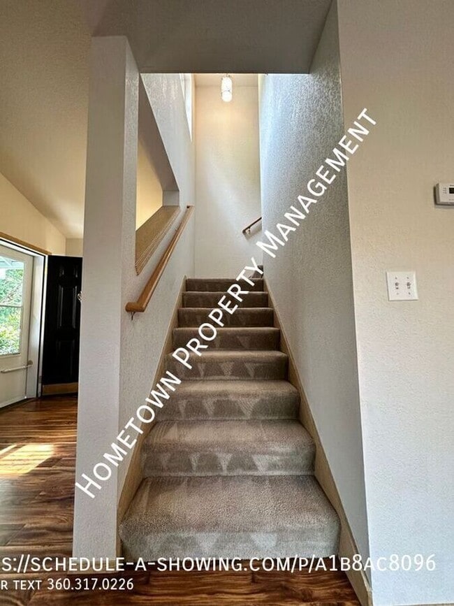 Building Photo - 4403 Chardonnay Dr SE