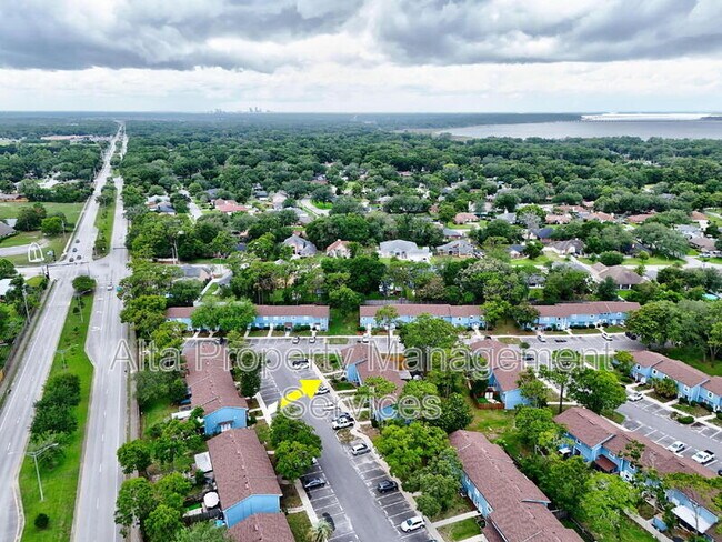 Building Photo - 11359 Bedford Oaks Dr