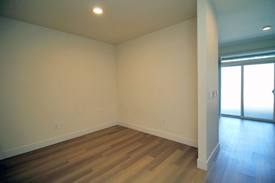 Building Photo - 8417 SW 24th Ave