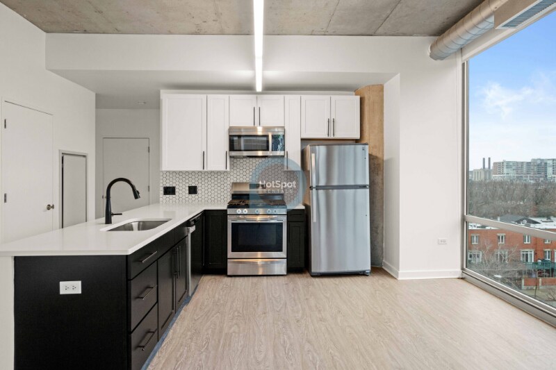 Building Photo - 1409 S State St