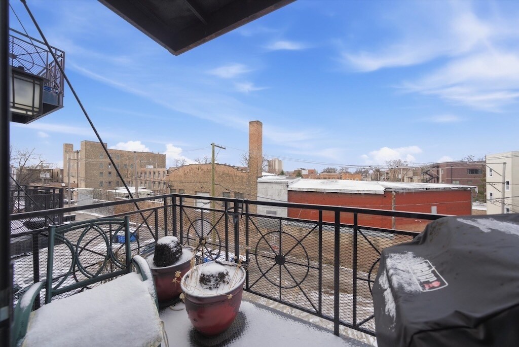 Building Photo - 2114 W Rice St