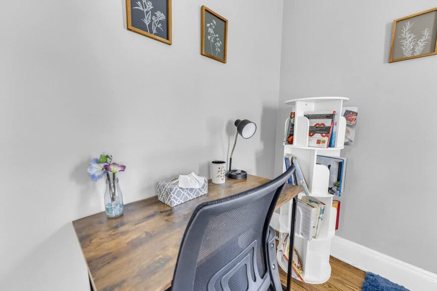 Building Photo - 2638 E 126th St