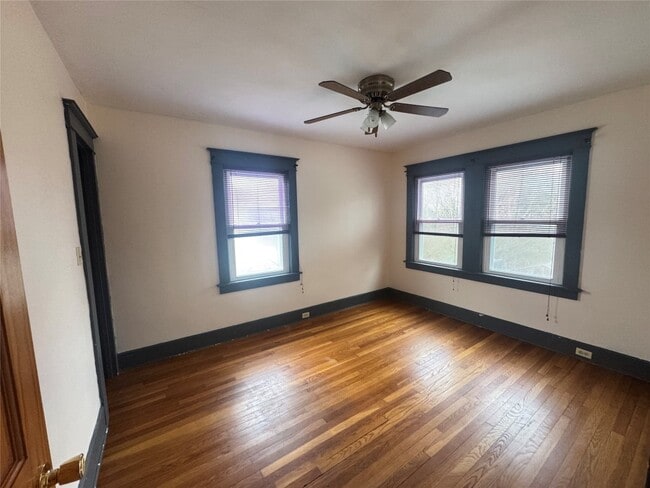 Building Photo - 54 Lathrop Ave