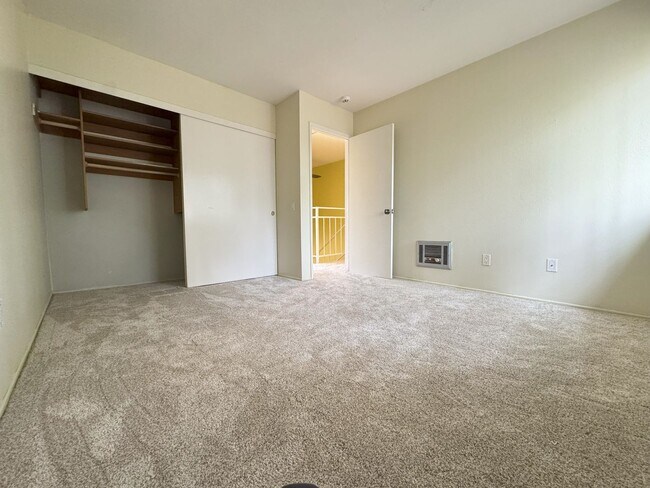 Building Photo - Mission Valley 2 Bedroom Two Story Second ...