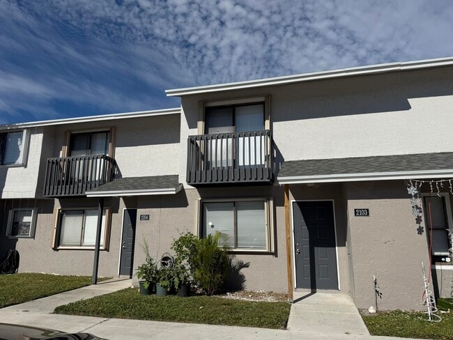 Building Photo - 2103 Wharf Ln