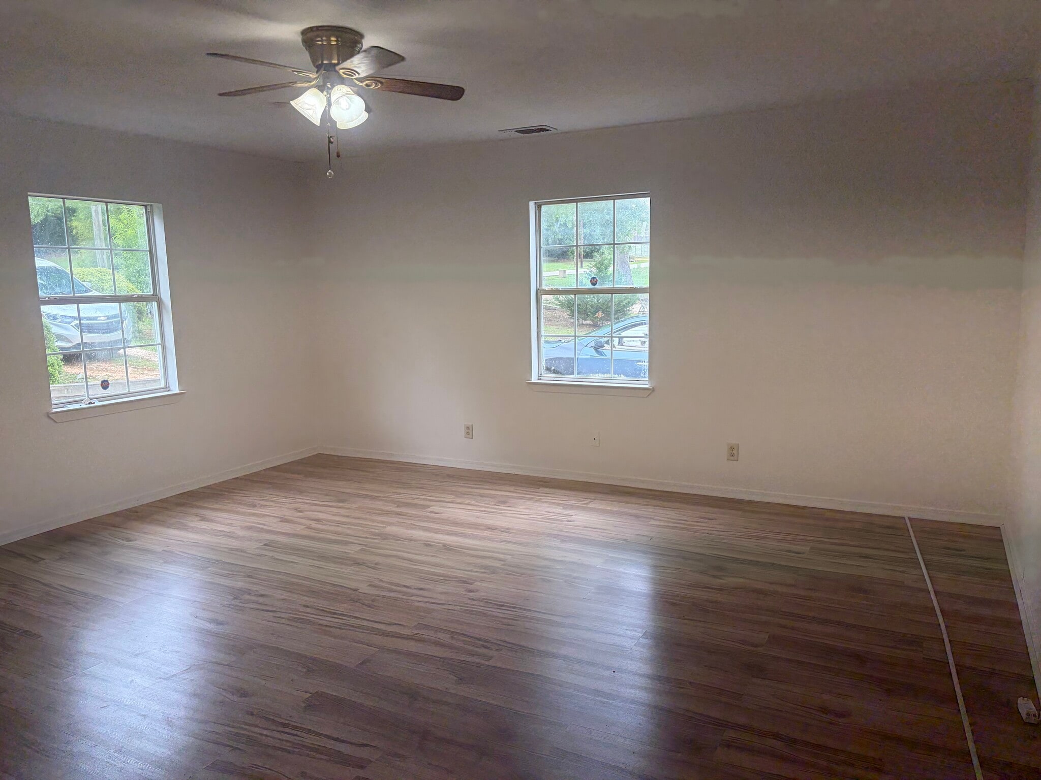 Building Photo - 436 Marengo St