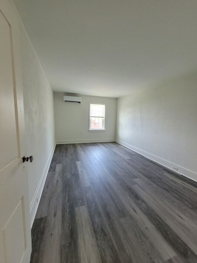 Building Photo - 846 Chestnut St