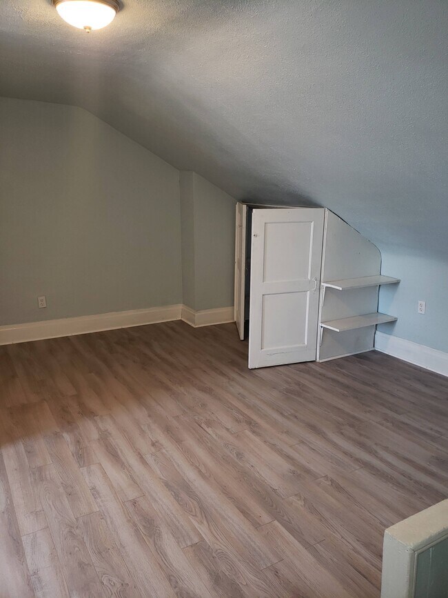 Building Photo - 84 S 15th St