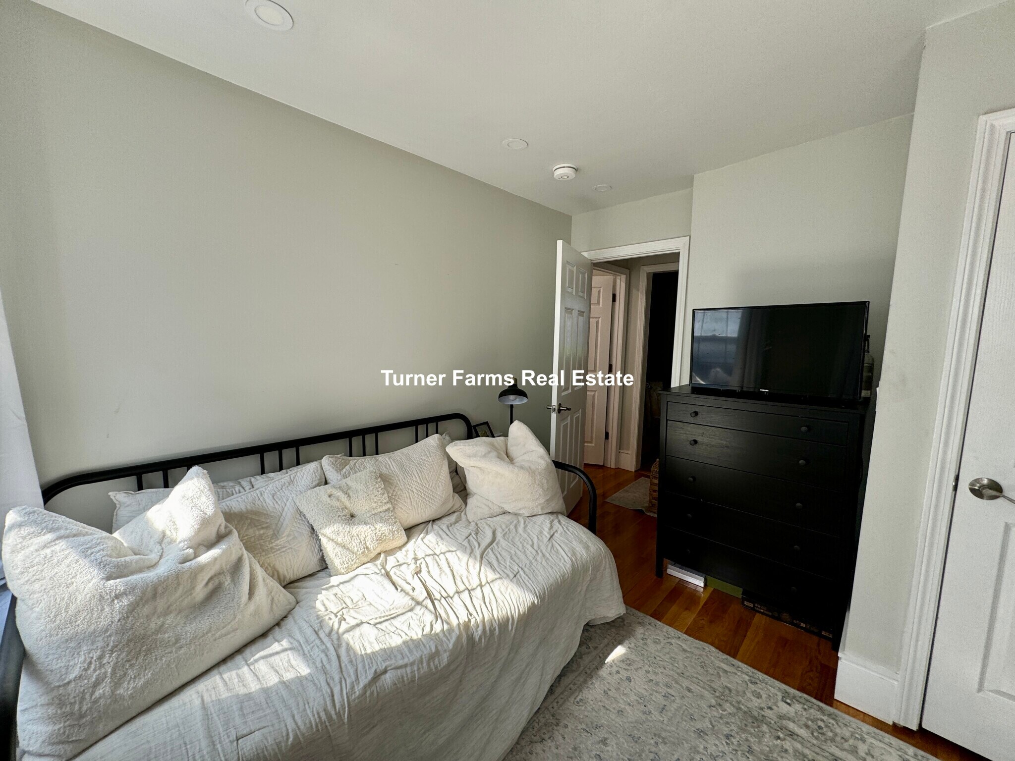 Building Photo - 91 Hudson St