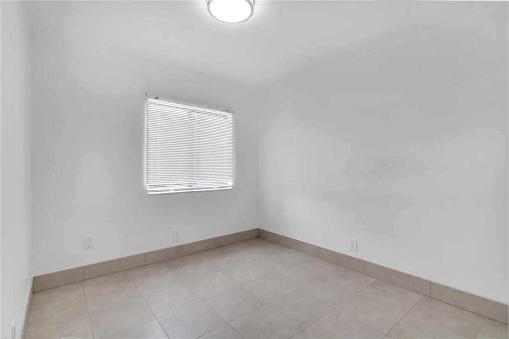 Building Photo - 11398 Royal Palm Blvd