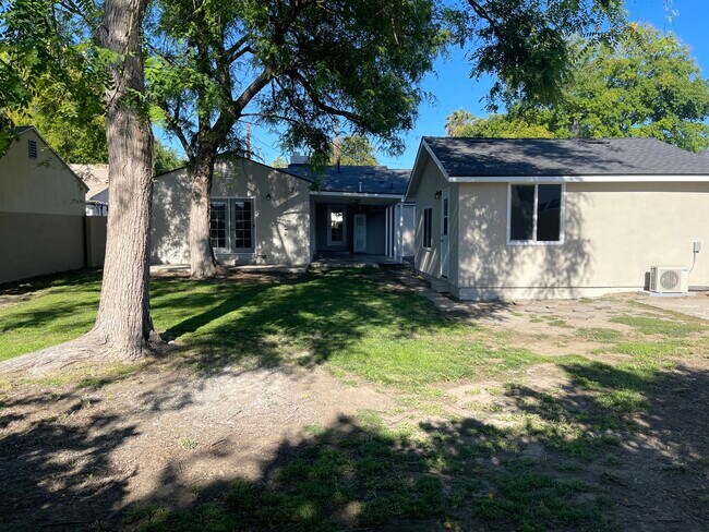 Building Photo - 5457 Beck Ave