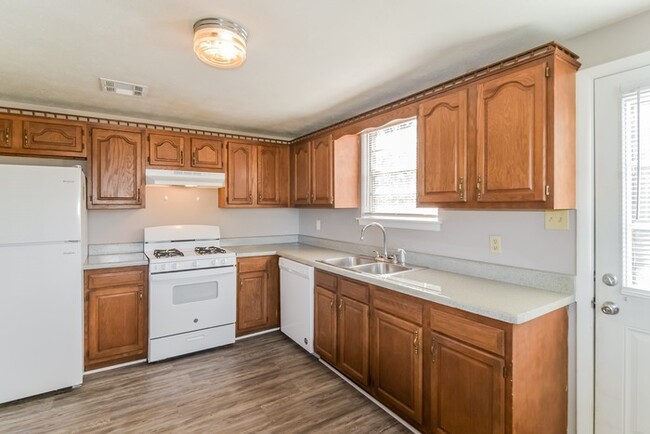 Building Photo - Pleasant 3 Bedroom in Prattville
