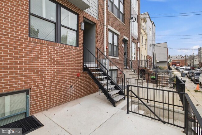 Building Photo - 2216 N Franklin St