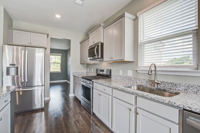 Building Photo - 2732 Harmony Lake Dr