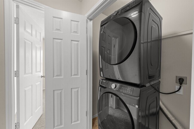 Building Photo - 6022 Yorktown Meadow Ln