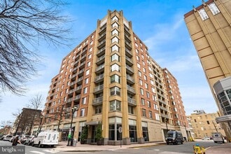 Building Photo - 1020 N Highland St