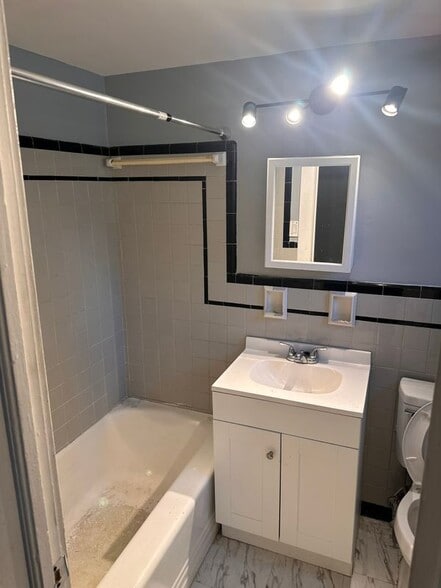 Building Photo - 215 Church St