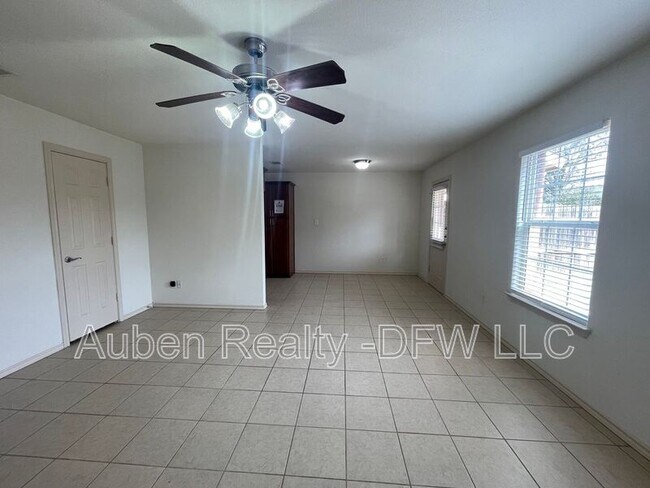 Building Photo - 909 Parkplace Ridge